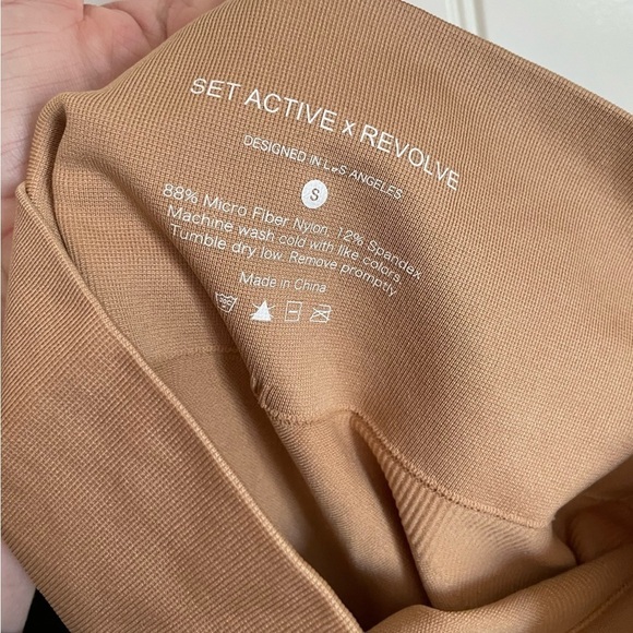 Set active X Revolve nude tan high rise leggings size small - Picture 6 of 8